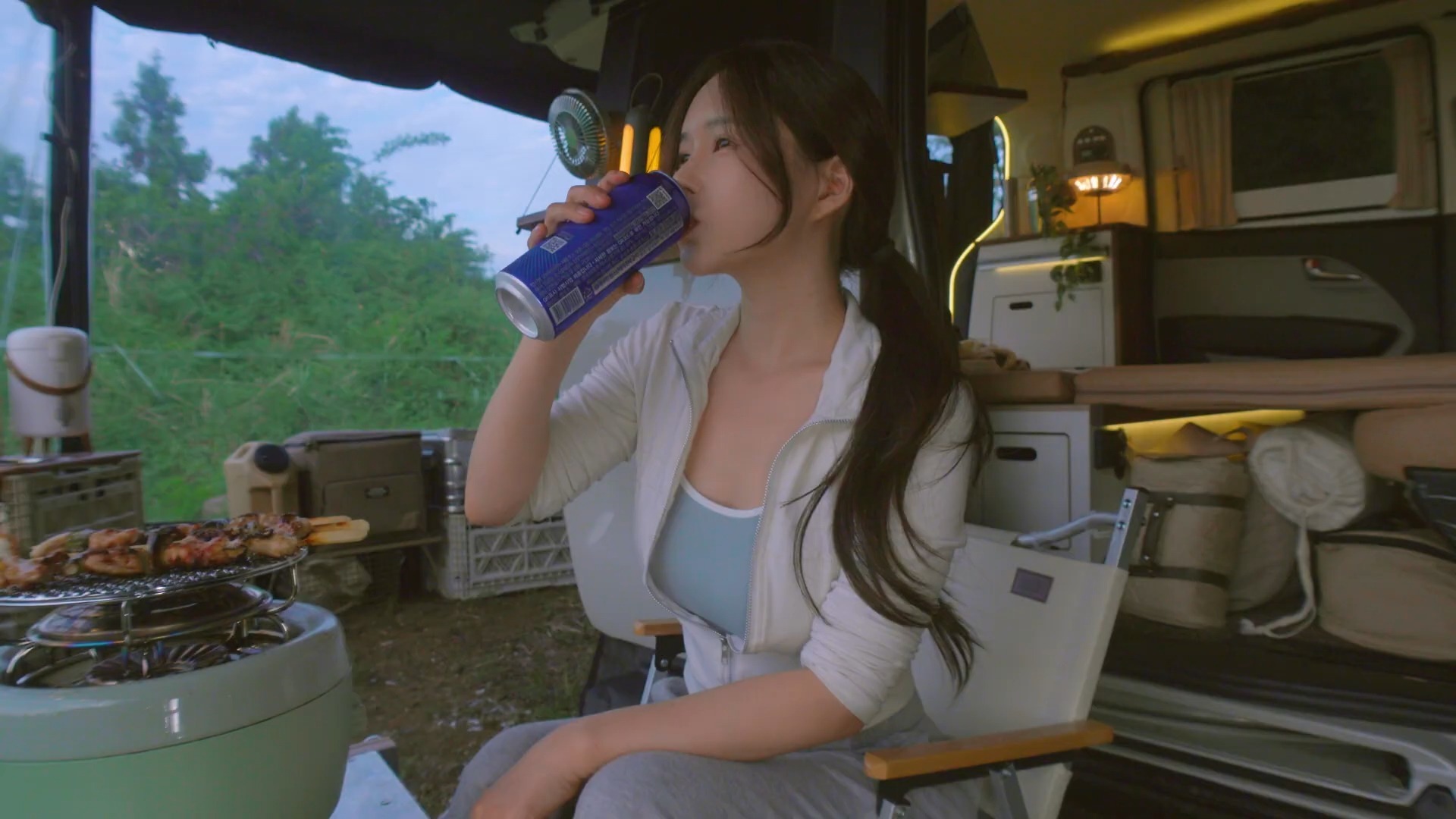 李强同澳大利亚总理阿尔巴尼斯共同出席第八届中澳工商界首席执行官圆桌会